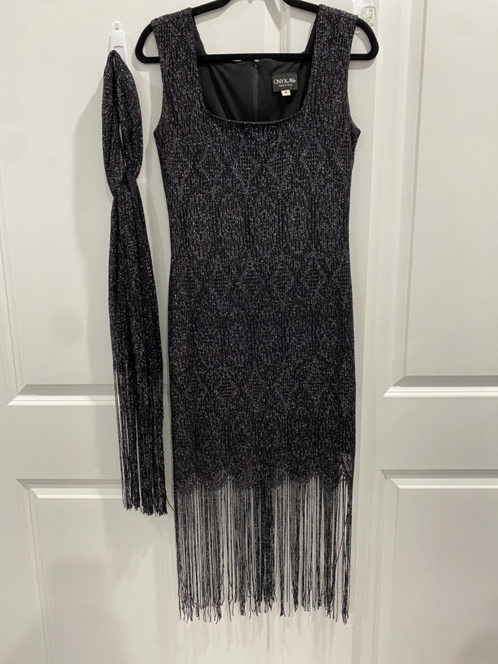 Onyx Nite Sparkly Metallic Black Cocktail Dress With Scalloped Fringe Hem Size 4 - Picture 13 of 17